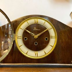 Đồng hồ vai bò Đức thiết kế sang trọng cùng âm thanh bản West ngân vang