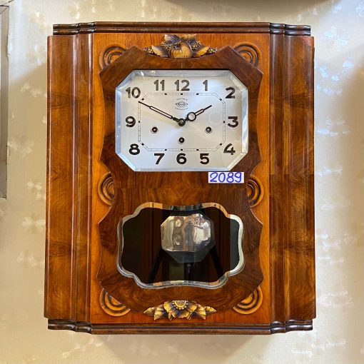 Đồng hồ Girod thùng bè lớn nổi bật vân nu cùng thiết kế độc đáo