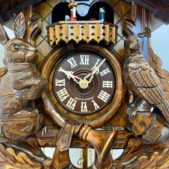Đồng hồ Cuckoo tạ tuần thiết kế đi săn đẹp từng chi tiết chạm