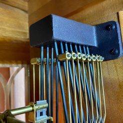 Đồng hồ tạ cây Howard Miller thùng sồi dáng mái sò 12/12 chơi 3 bản nhạc