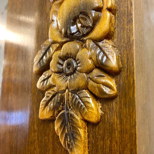 Đồng hồ Jura thùng điểm chùm hoa đối xứng thiết kế đẹp mắt