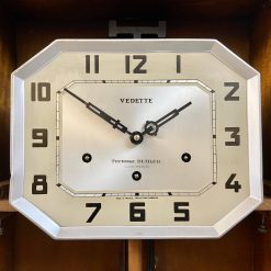 Đồng hồ Vedette thùng sồi chạm trổ bộ máy vàng sáng cực đẹp mắt