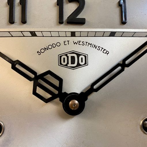 Đồng hồ ODO 54/10 mặt số nổi chơi bản nhạc Sonodo và Westminter