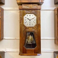 Đồng hồ VEDETTE thùng dài chạm trổ chơi bản nhạc đặc biệt con bườm vàng