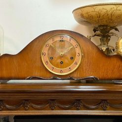 Đồng hồ vai bò số nổi trên nền vàng hồng cùng bộ kim đẹp
