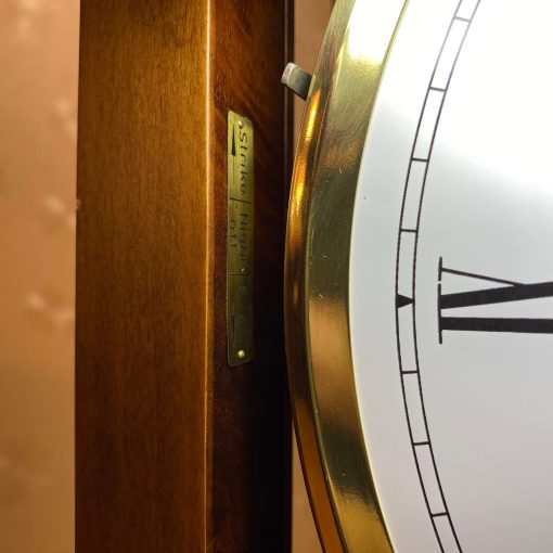 Đồng hồ tạ cây Kieninger thiết kế độc lạ cùng tiếng chuông gông thép vang ngân