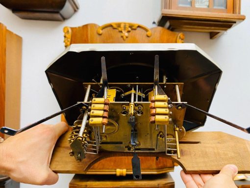 Đồng hồ cổ Vedette số nổi mạ crom thùng bè cánh bướm vân nu nhập pháp