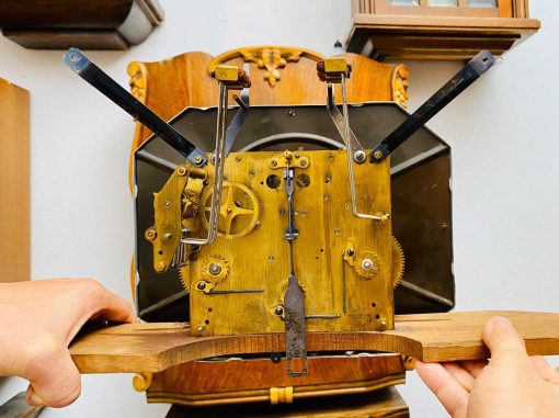 Đồng hồ cổ Vedette số nổi mạ crom thùng bè cánh bướm vân nu nhập pháp