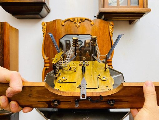 Đồng hồ cổ Vedette số nổi mạ crom thùng bè cánh bướm vân nu nhập pháp