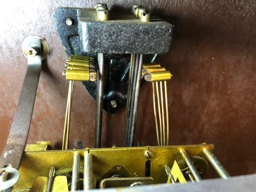Đồng hồ FFR số nổi vàng chơi 4 bản nhạc thùng bè chùm nho nhập pháp