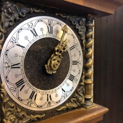 Đồng hồ Tạ Lê vỏ hộp sản xuất tại Hà Lan