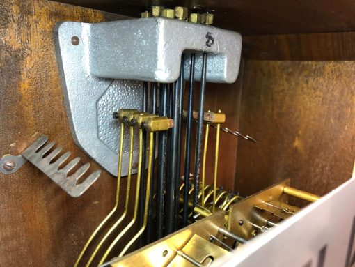Đồng hồ Vedette 10 gông 10 búa chơi bản con bướm vàng hiếm gặp nhập pháp