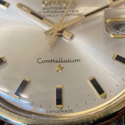 Đồng hồ Omega Constellation bọc vàng sang trọng cùng bộ máy cực đẹp