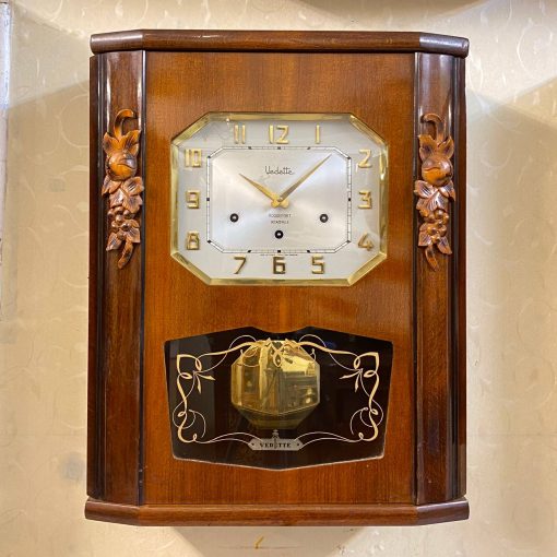 Đồng hồ cổ Vedette số nổi vàng thùng nu điểm chùm đào 2 bên cùng bộ máy đẹp