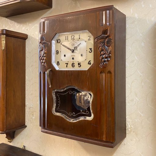 Đồng hồ cổ Jura 8 gông 8 búa số nổi cùng với thiết kế thùng chạm chùm nho máy vách đồng đẹp