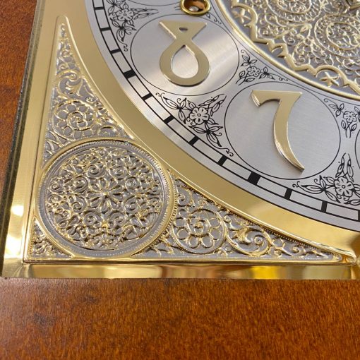 Đồng hồ tủ cây Howard Miller 8 gông 8 búa thiết kế mái sừng óc chó tạ lắc đúc hoa văn sang trọng