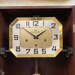 Đẹp toàn diện chiếc đồng hồ ODO 62/8 thùng bốn bông sang trọng sắc vàng