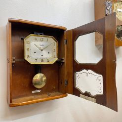 Đồng hồ cổ Vedette số nổi vàng 8 gông thùng nu bông đào