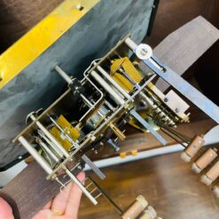 Đồng hồ cổ FFR 8/8 thùng nu đào số nổi vàng