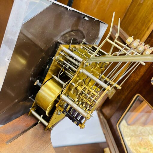 Đồng hồ cổ Vedette 8/8 thùng nu mặt số nổi vàng - Hình ảnh 12