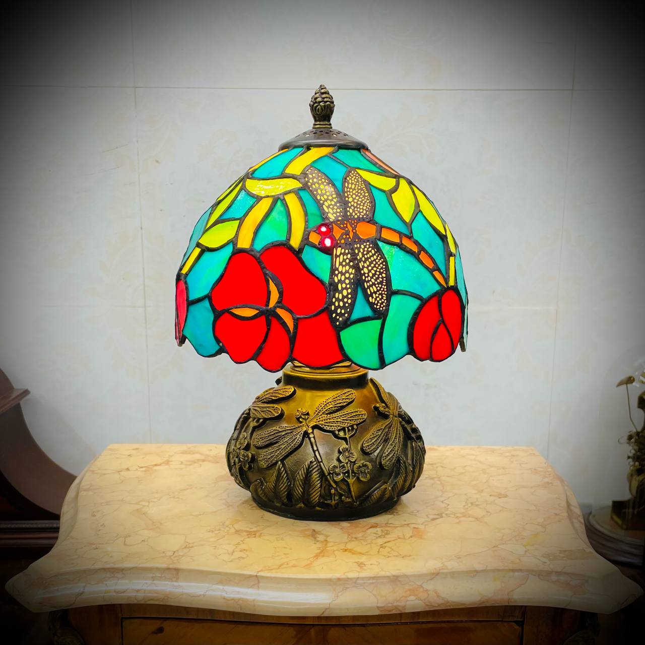 Đèn Tiffany biểu tượng chuồn chuồn hoa Tulip