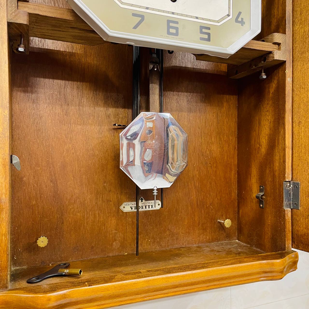 Đồng hồ cổ Vedette 8/8 thùng nu hoa cổ điển - Ảnh 8