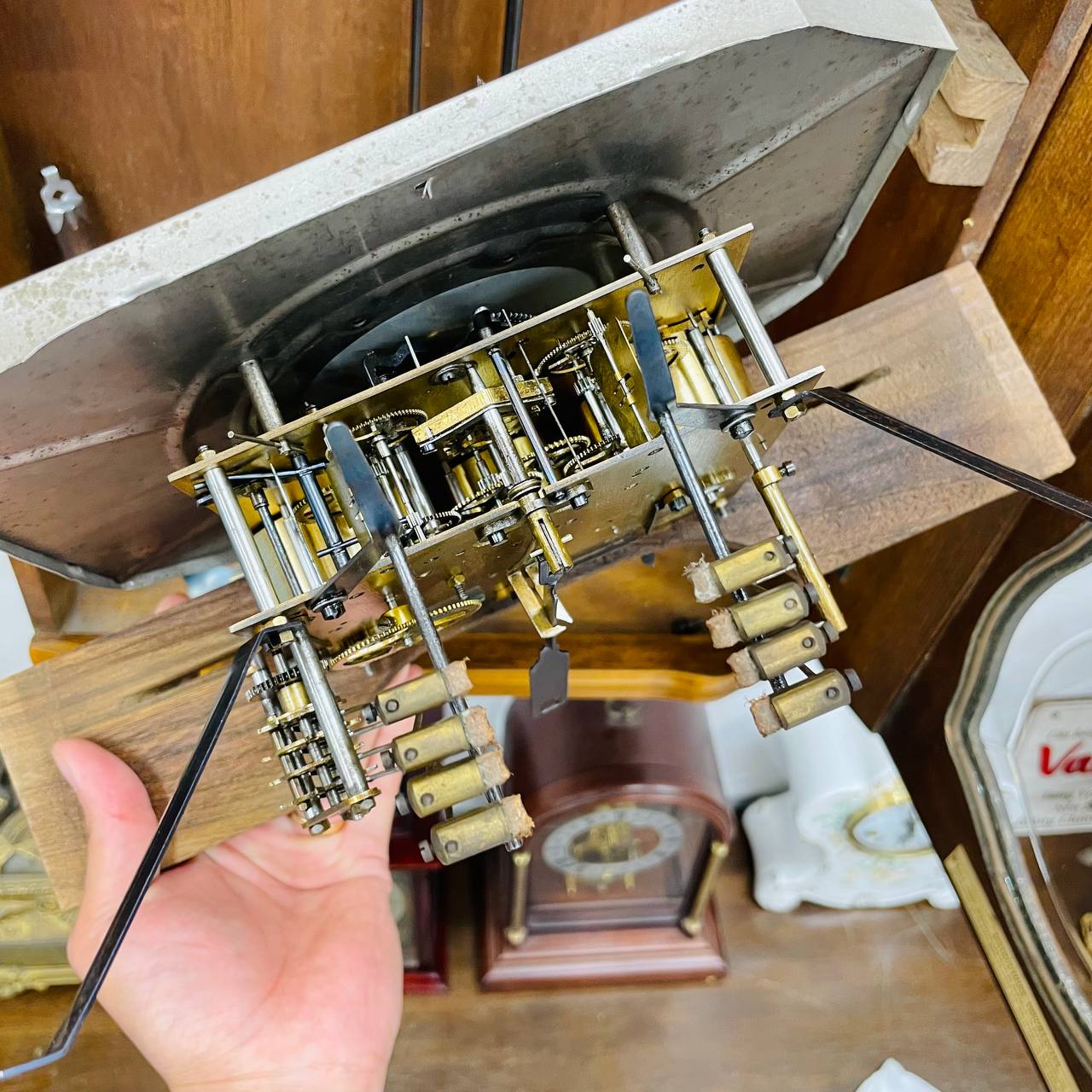 Đồng hồ cổ Vedette 8/8 thùng nu hoa cổ điển - Ảnh 10