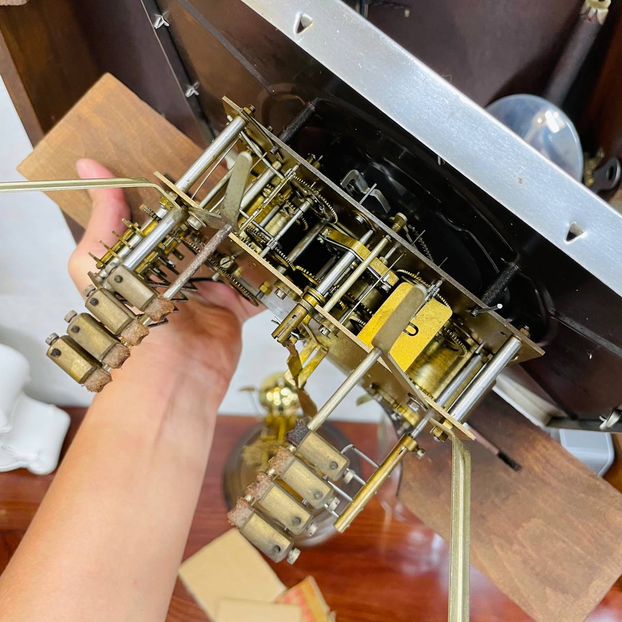 Đồng hồ cổ Vedette 8/8 thùng nu nho chuông hay - Ảnh 12