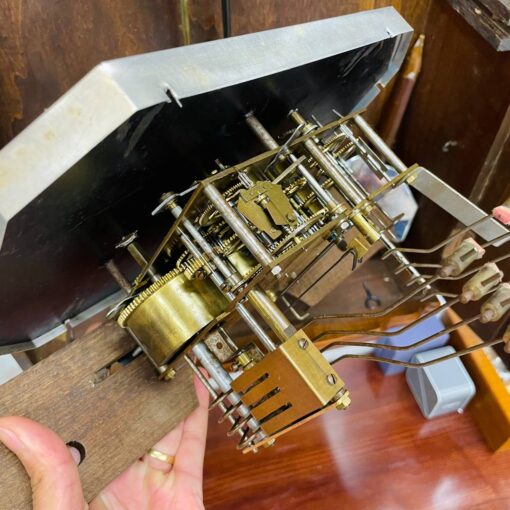 Đồng hồ cổ Jura 8/8 thùng nu chạm trổ bông nho - Ảnh 10