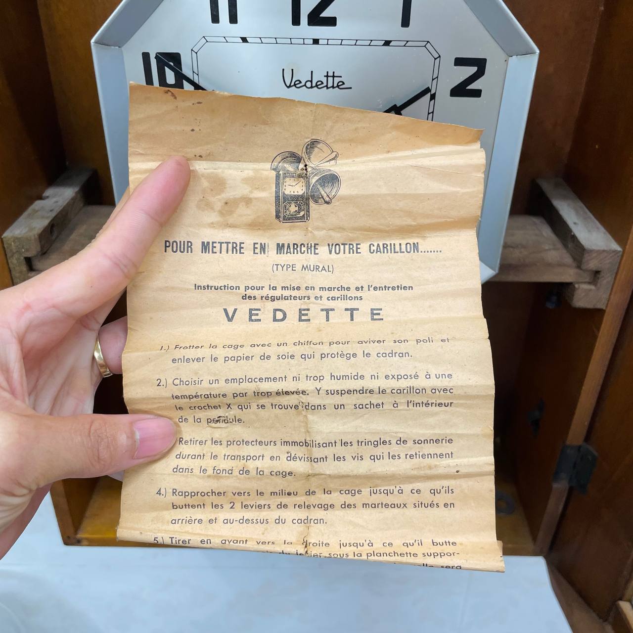 Đồng hồ cổ Vedette 8/8 thùng sồi hoa đẹp cổ điển - Ảnh 13