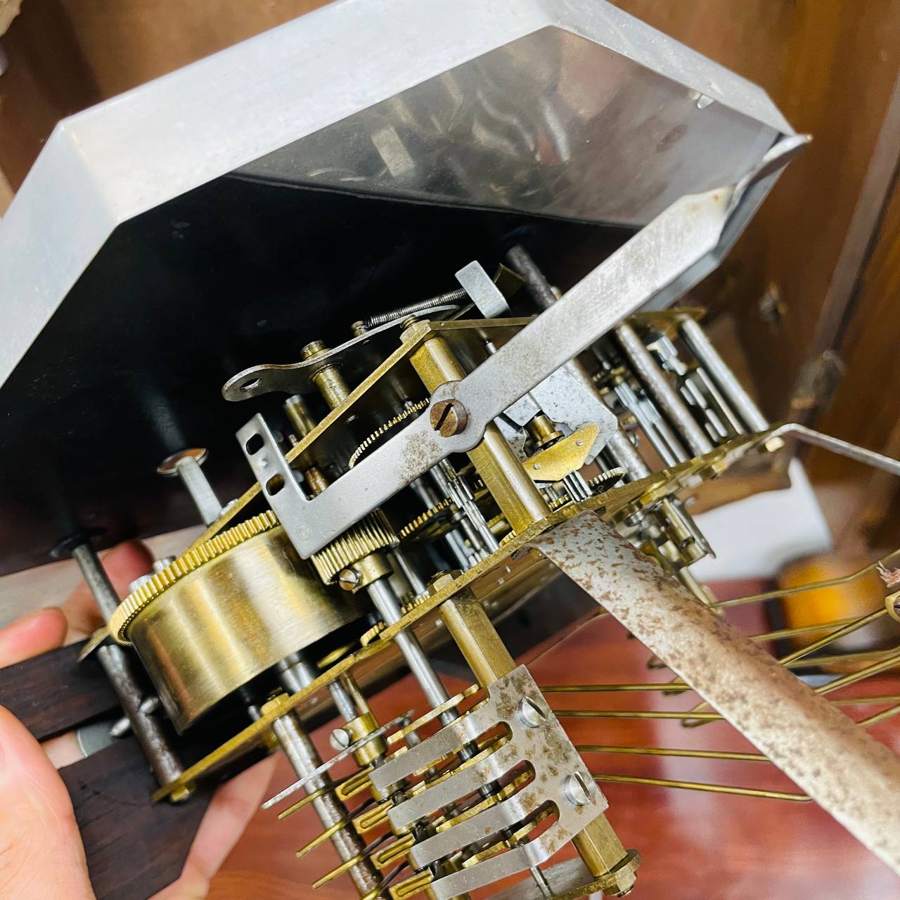 Đồng hồ cổ Girod 8/8 thùng nu dài chơi chuông 2 bản nhạc - Ảnh 9