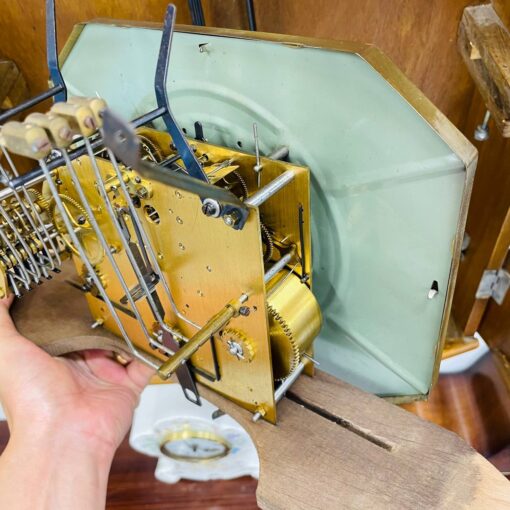 Đồng hồ cổ Vedette 8/8 thùng nu nho số nổi vàng - Ảnh 11