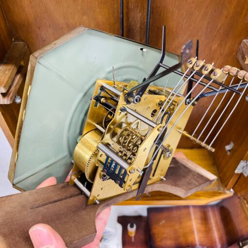 Đồng hồ cổ Vedette 8/8 thùng nu nho số nổi vàng - Ảnh 12