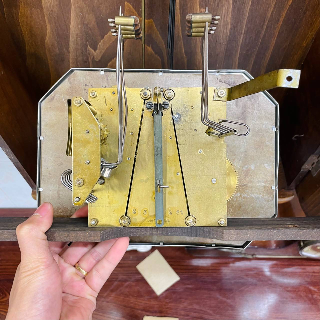 Đồng hồ cổ Jura 8/8 thùng nu đào - Ảnh 6