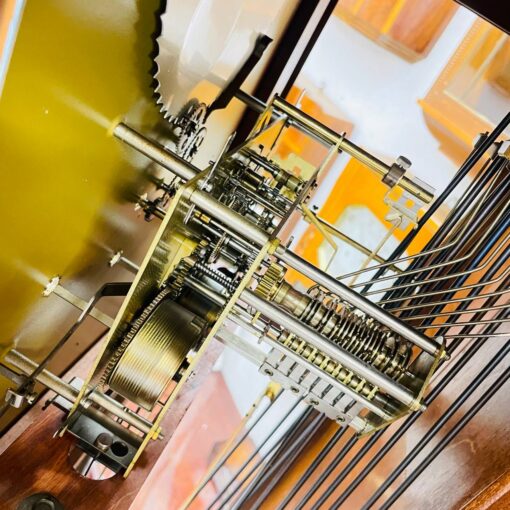 Đồng hồ tủ cây Howard Miller 12/12 mái sừng chơi chuông 3 bản nhạc - Ảnh 13