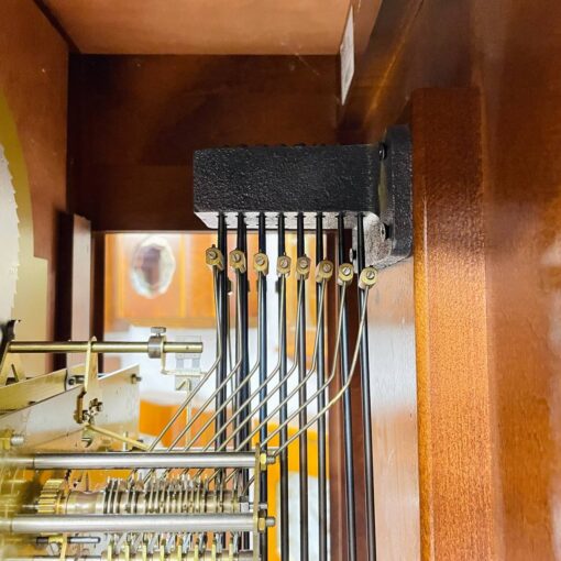 Đồng hồ tủ cây Howard Miller 12/12 mái sừng chơi chuông 3 bản nhạc - Ảnh 10