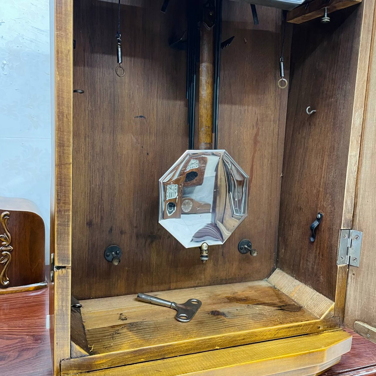 Đồng hồ Kienzle 8/8 thùng nu bông kính rào - Ảnh 8